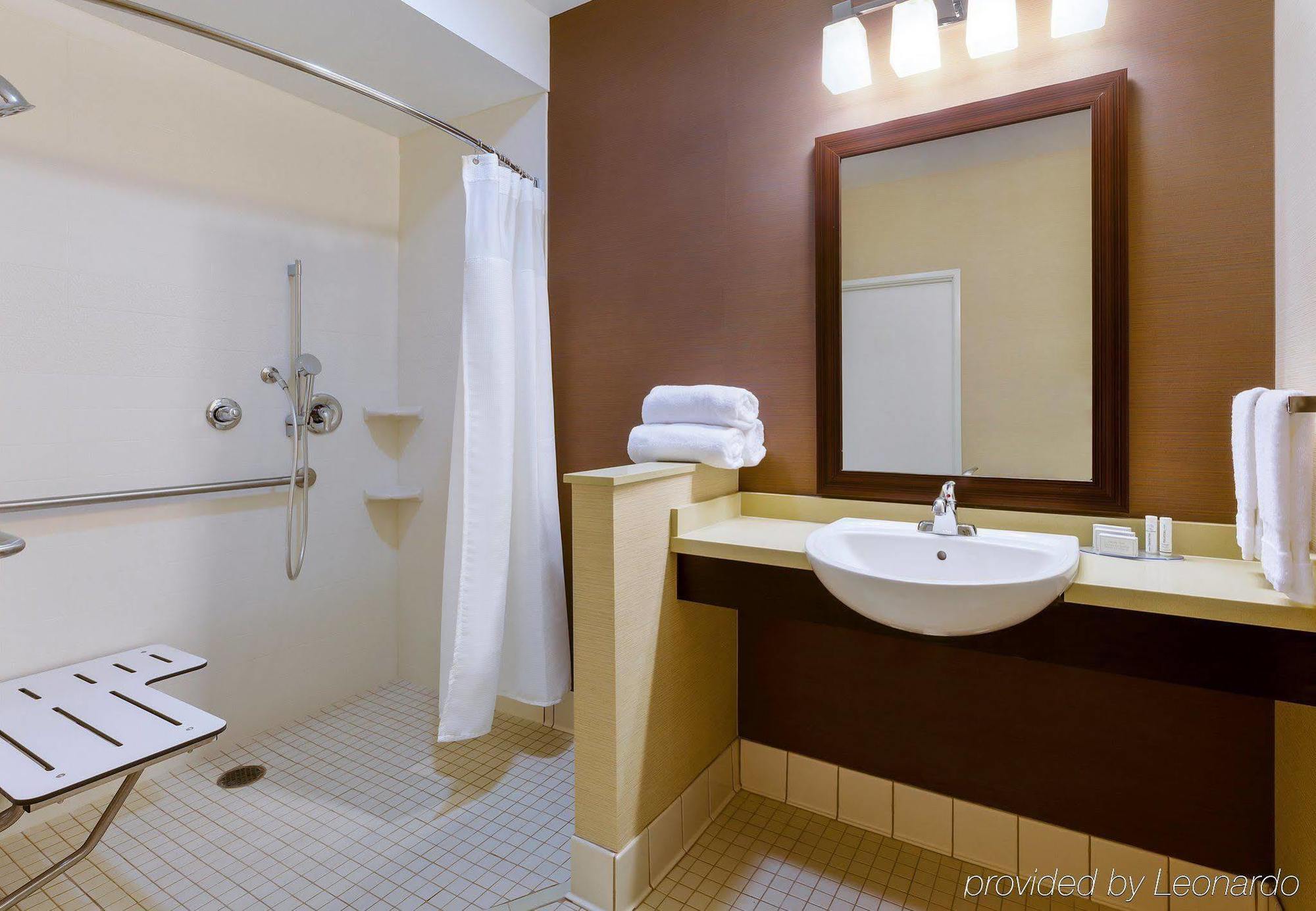 Fairfield Inn & Suites Riverside Corona/Norco Exterior photo